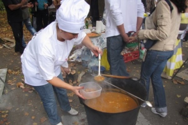 Festivalul papricasului si Vinului la Buzias