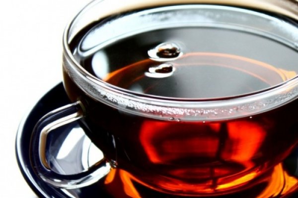 Cum se decafeinizeaza ceaiul negru