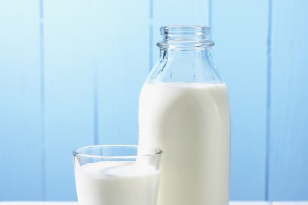 5 motive pentru care e bine sa bei lapte