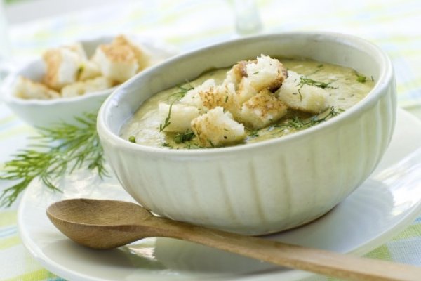 Crutoanele aromatizate: ingredientul secret al supelor crema si al salatelor