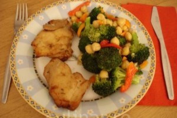 Broccoli marinat, salata racoritoare