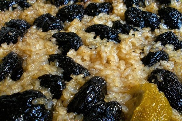 Orez cu prune uscate