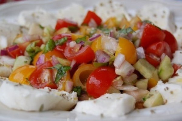 Salata de vara cu mozzarella