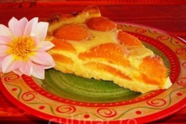 Tarta cu caise si crema de martipan