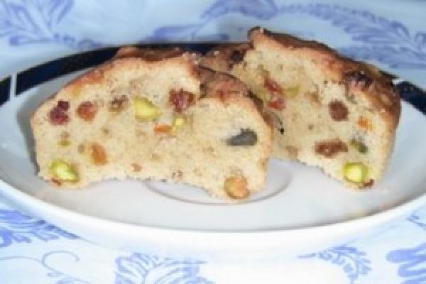 Muffin cu fructe uscate si nuci