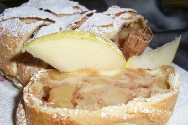 Strudel cu mere (cu foaie de casa)