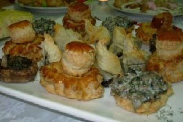 Vol-au-vent cu pui si sos parmezan