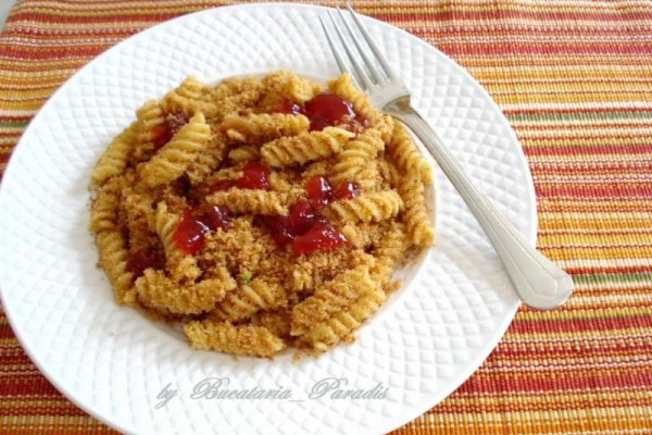 Paste (rotini) cu pesmet si zahar