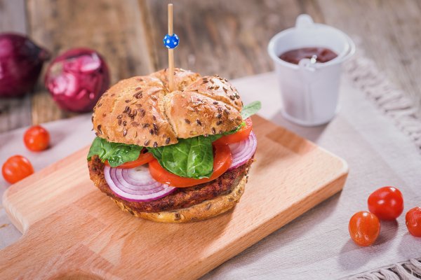 Burger vegan cu sfecla