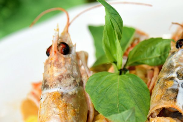 Capelini de casa cu langoustine