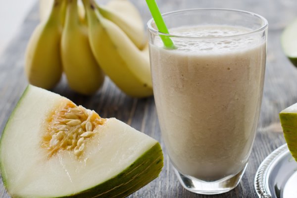 Smoothie de banane si pepene galben