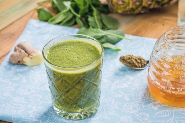 Smoothie mic dejun cu aloe vera si pudra de canepa