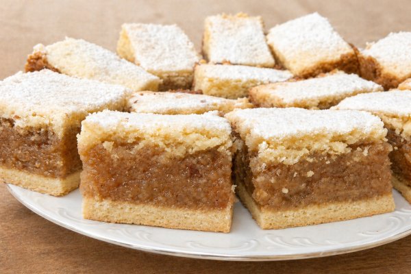 Prajitura cu doua umpluturi (mere si branza)