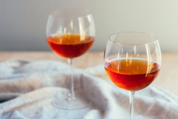 Vinul portocaliu - bautura care va marca anul 2017