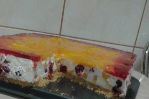 Cheesecake cu piersici si visine