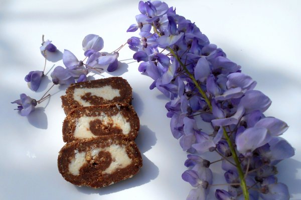 Rulada de biscuiti cu nuca de cocos