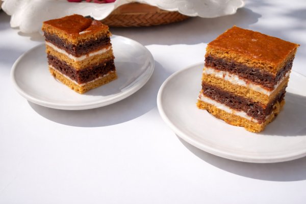 Prajitura cu foi caramel si crema ananas