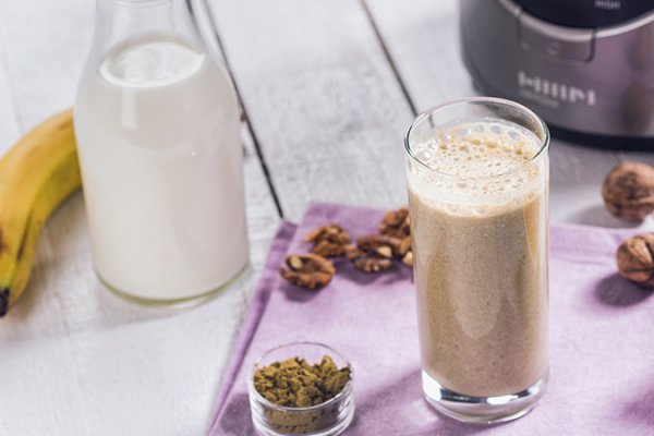 Smoothie proteic inainte de sala cu pudra de canepa