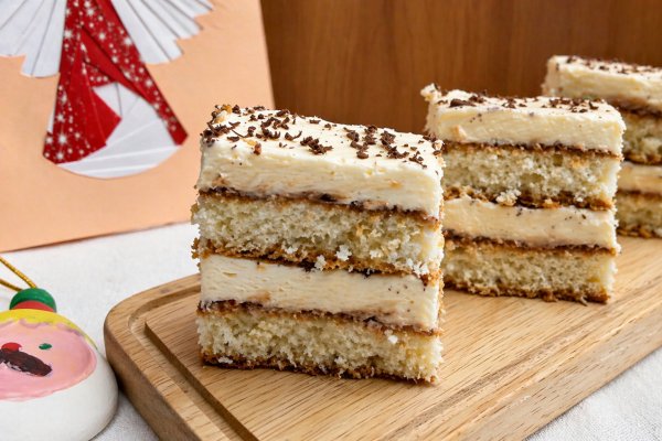 Prajitura cu blat de cocos si crema de mascarpone
