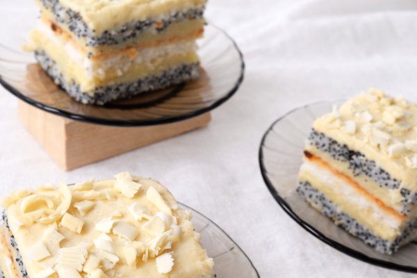 Prajitura cu mac si crema de vanilie