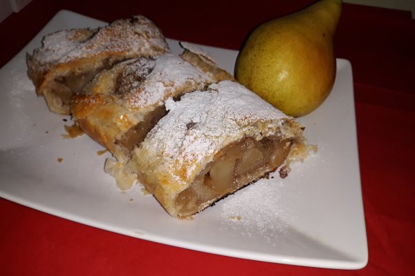 Strudel cu pere