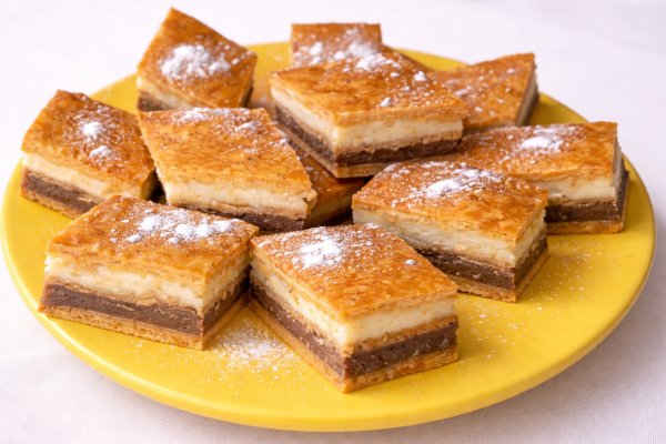 Prajitura cu foi de bulion si 2 creme