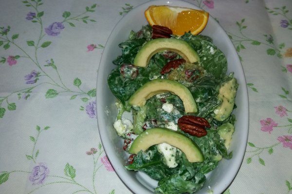 Salata cu avocado