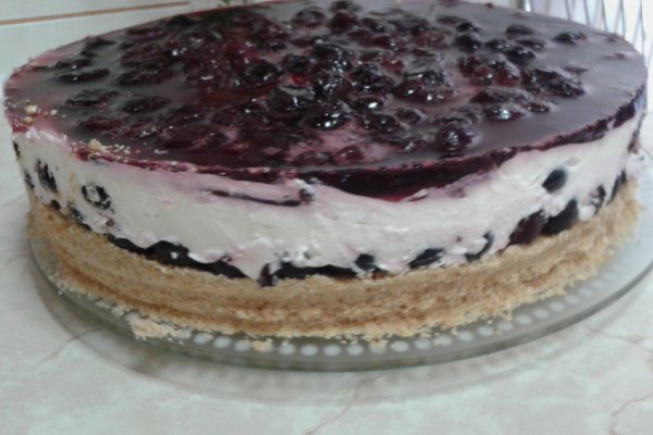 Cheesecake cu cirese negre