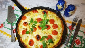 Quiche cu conopida, rosii cherry si cascaval