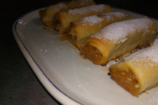 Strudel cu mere din aluat de casa