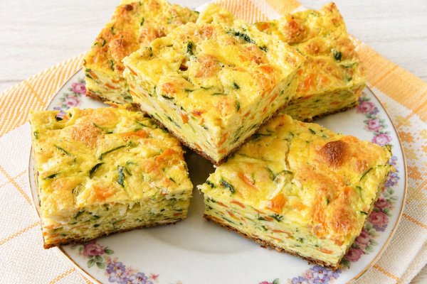 Tarta cu dovlecei zucchini