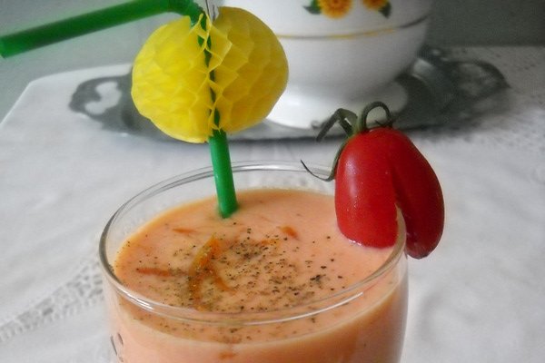 Smoothie de rosii si portocale