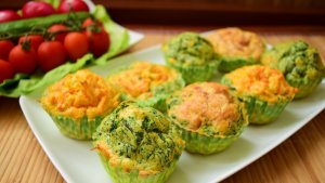 Briose aperitiv cu legume si sunca presata
